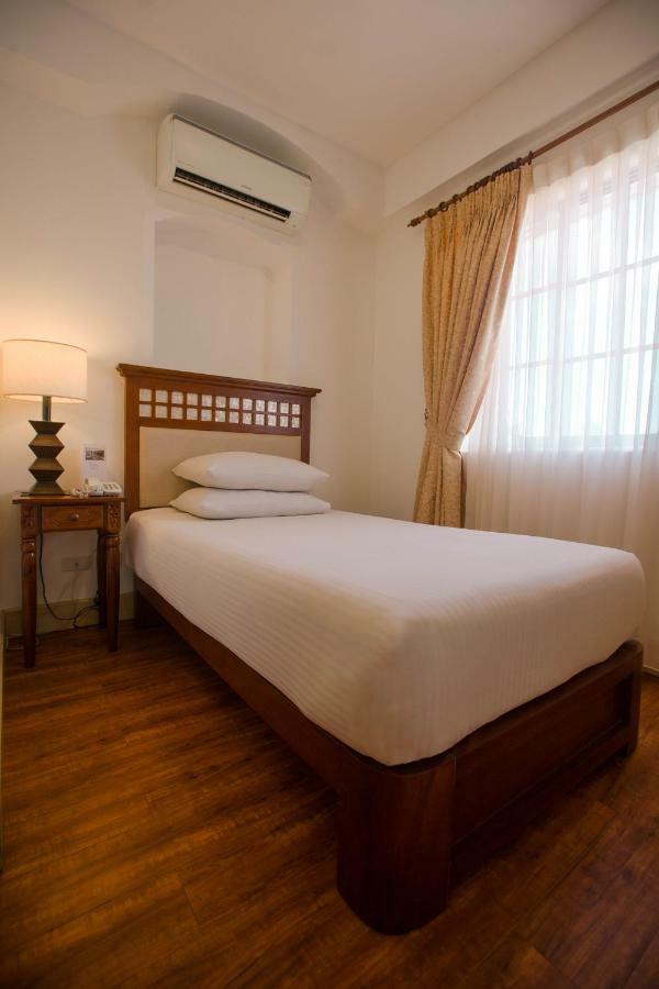 Hotel Emilia Davao City Eksteriør billede
